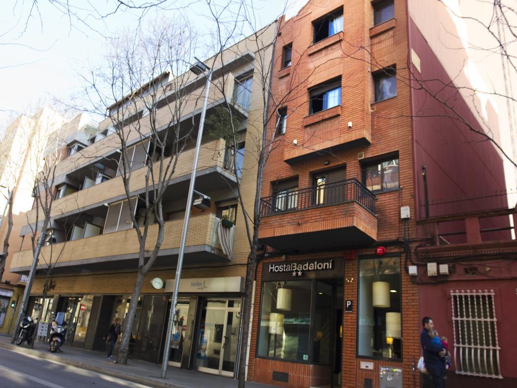 Hostal Badaloni Badalona Bagian luar foto