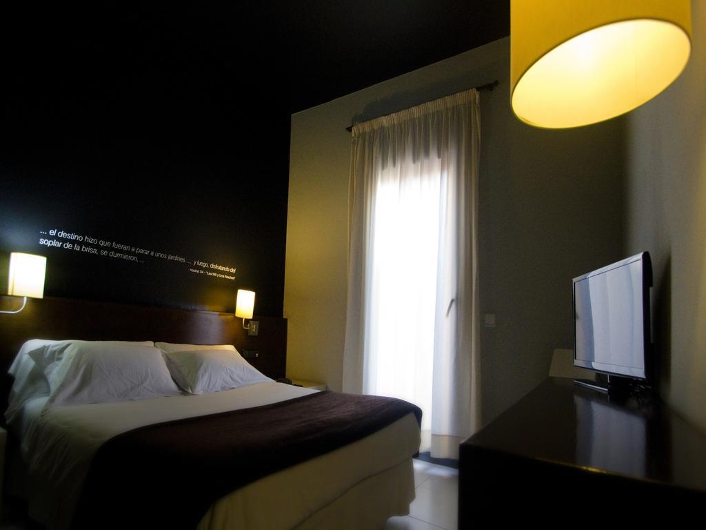 Hostal Badaloni Badalona Ruang foto