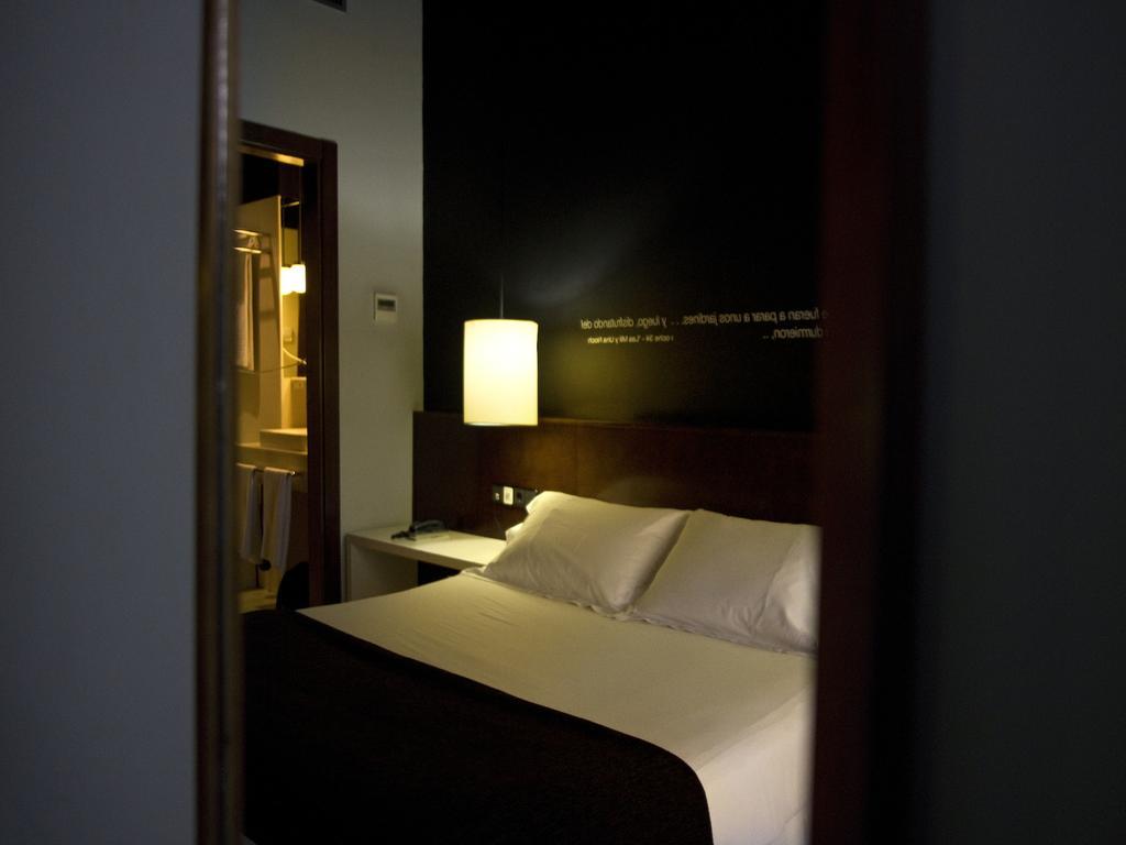 Hostal Badaloni Badalona Ruang foto