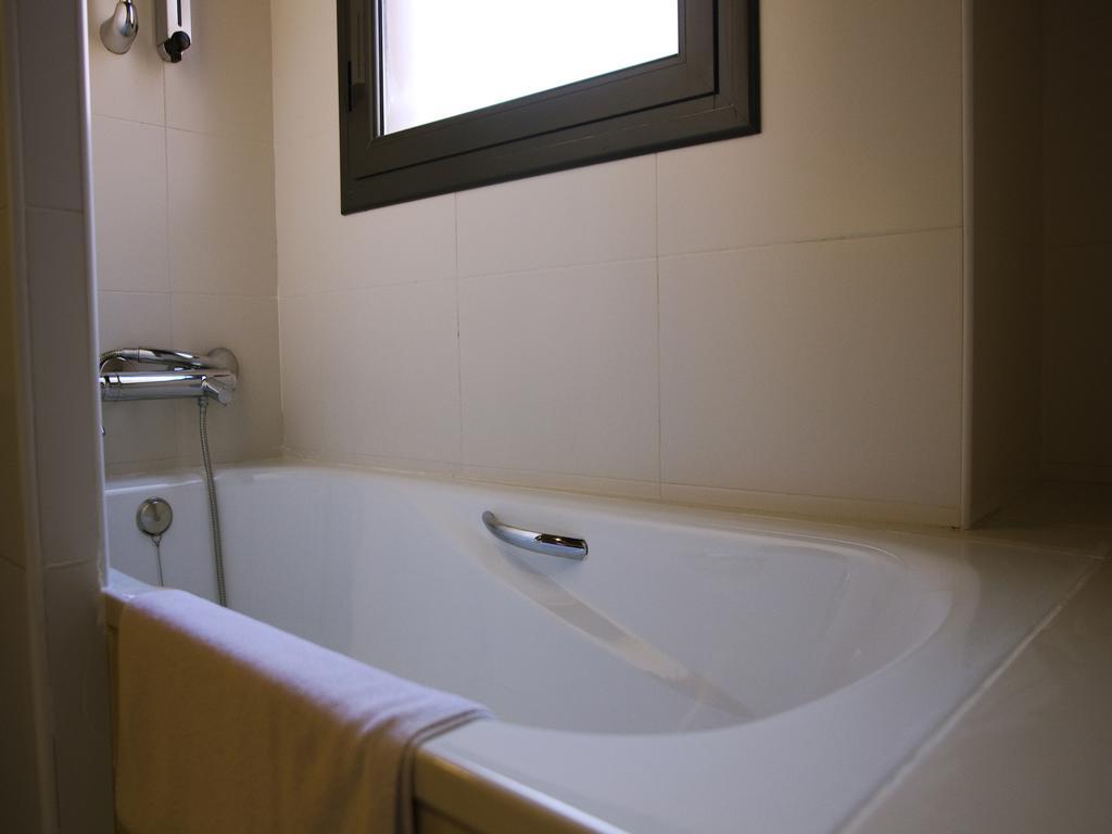 Hostal Badaloni Badalona Ruang foto